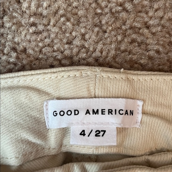 Good American Good Classic Slim Straight Bone Jeans - Picture 5 of 9